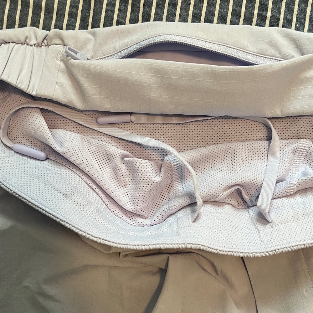 Lululemon Mile Maker Ripstop Short 4” - Picture 4 of 6